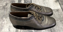 Load image into Gallery viewer, Roberto Capucci bronze oxford shoes - Hers size 8
