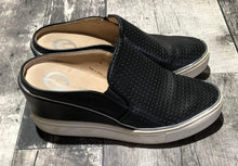 Load image into Gallery viewer, Wishbone black/silver slip on wedge - Hers size 6
