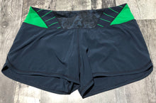 Load image into Gallery viewer, lululemon navy/green athletic shorts - Hers size 10
