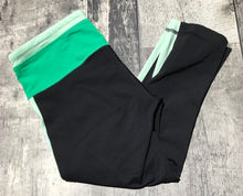 Load image into Gallery viewer, lululemon black/green/mint cropped leggings - Hers size 6
