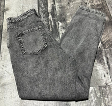 Load image into Gallery viewer, Garage grey high rise mom jeans - Hers size 27
