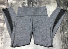 Load image into Gallery viewer, lululemon grey leggings - Hers size 4
