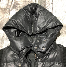 Load image into Gallery viewer, BCBG black puffer vest - Hers size M
