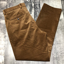 Load image into Gallery viewer, H&amp;M brown velvet slim fit dress pants - His size 33R
