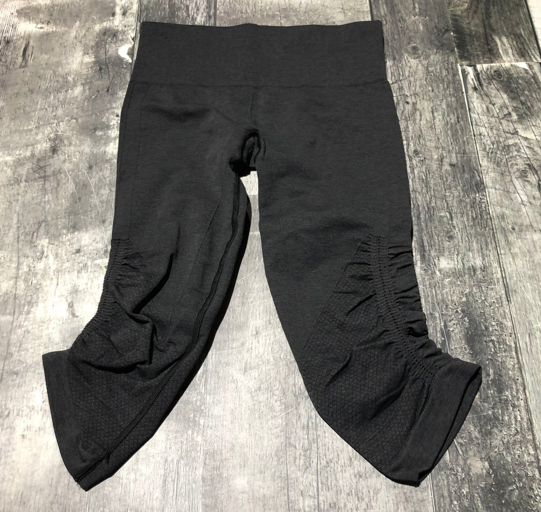 lululemon dark grey cropped leggings - Hers size 4