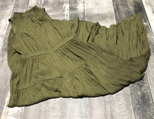 Load image into Gallery viewer, Banana Republic green dress - Hers size 2
