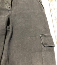 Load image into Gallery viewer, Wilfred Free black high rise cargo pants - Hers size 2
