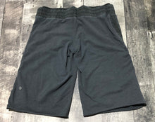 Load image into Gallery viewer, lululemon grey capris - Hers size approx M

