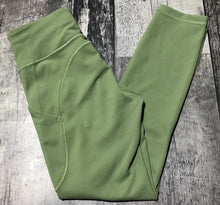 Load image into Gallery viewer, lululemon green high rise leggings - Hers size 4
