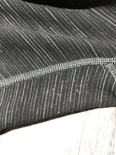 Load image into Gallery viewer, lululemon black/grey leggings - Hers size 8
