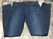 Load image into Gallery viewer, Joe’s dark blue mid rise skinny jeans - Hers size 26
