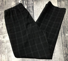Load image into Gallery viewer, Babaton black pants - Hers size XS
