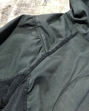 Load image into Gallery viewer, lululemon black light jacket - Hers size 6
