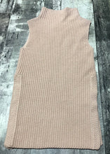 Load image into Gallery viewer, Wilfred light pink turtleneck long knit tank top - Hers size XS
