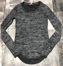 Load image into Gallery viewer, Wilfred Free black/grey long sleeve - Hers size XS
