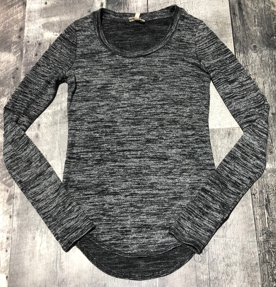 Wilfred Free black/grey long sleeve - Hers size XS