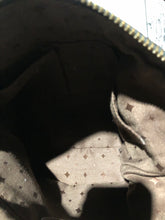 Load image into Gallery viewer, Fossil black/brown purse
