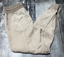 Load image into Gallery viewer, Anthropologie beige/brown pants - Hers size XS
