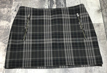 Load image into Gallery viewer, Wilfred dark grey/light grey skirt - Hers size 4
