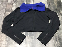 Load image into Gallery viewer, lululemon black/purple crop light jacket - Hers size 12
