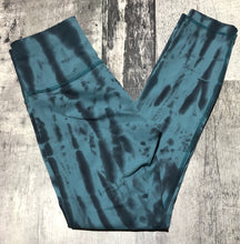 Load image into Gallery viewer, lululemon blue/navy leggings - Hers size 4
