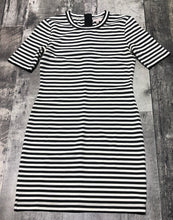 Load image into Gallery viewer, Sunday Best white/black dress - Hers size 4
