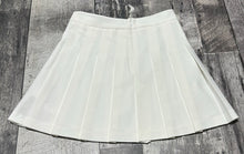 Load image into Gallery viewer, Sunday Best white skirt - Hers size 0
