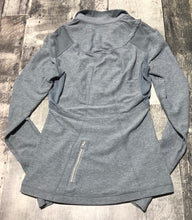 Load image into Gallery viewer, lululemon grey half zip athletic long sleeve - Hers size 4
