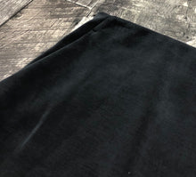 Load image into Gallery viewer, lululemon dark grey mid length skirt - Hers size 8
