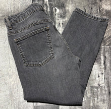 Load image into Gallery viewer, Topshop moto grey mid rise cropped jeans - Hers size 28
