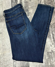 Load image into Gallery viewer, American Eagle blue high rise skinny jeans - Hers size 2
