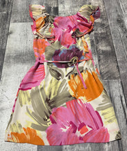 Load image into Gallery viewer, BCBG cream/pink/orange dress - Hers size 0
