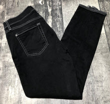 Load image into Gallery viewer, 7 for all mankind black slim low rise jeans - Hers size 27
