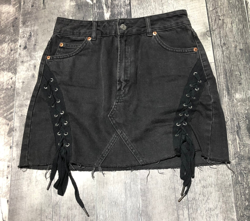 Topshop black denim short skirt - Hers size 6