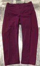 Load image into Gallery viewer, lululemon purple capri leggings - Hers size 4
