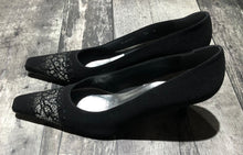 Load image into Gallery viewer, Stuart Weitzman black heels - Hers size 10
