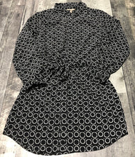 Load image into Gallery viewer, Banana Republic black/white long sleeve dress - Hers size M
