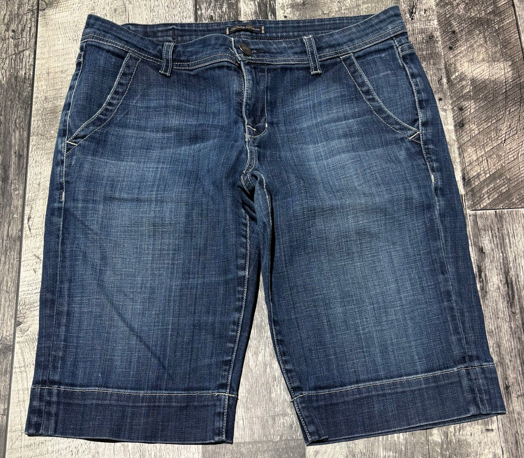 Fidelity dark blue low rise knee length denim shorts - Hers size 29