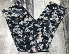 Load image into Gallery viewer, lululemon blue/peach crop leggings - Hers size 4

