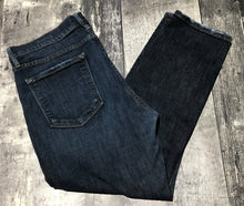 Load image into Gallery viewer, Frame dark blue crop jeans - Hers size 30
