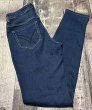 Load image into Gallery viewer, William Rast blue mid rise slim leg jeans - Hers size 4
