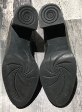 Load image into Gallery viewer, Fly London silver heels - Hers size 37
