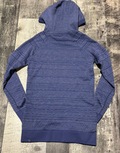 Load image into Gallery viewer, lululemon purple long sleeve - Hers size approx S
