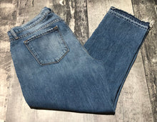Load image into Gallery viewer, J Brand blue mid rise crop jeans - Hers size 31
