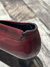 Load image into Gallery viewer, Arnold Churgin dark red heel - hers size 38.5
