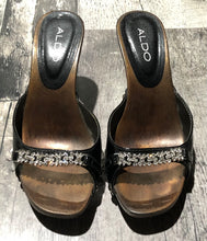 Load image into Gallery viewer, Aldo black/brown sandal heel - Hers size 4
