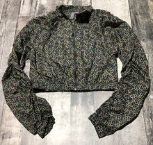 Load image into Gallery viewer, Sweaty Betty black/green/pink light jacket/leggings - Hers size 8
