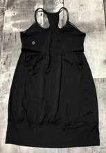Load image into Gallery viewer, lululemon black athletic tank - Hers size 4
