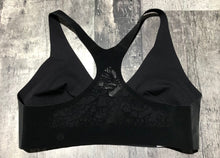 Load image into Gallery viewer, lululemon black bra - Hers size M
