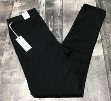 Load image into Gallery viewer, Denim Forum black high rise skinny jeans - Hers size 30
